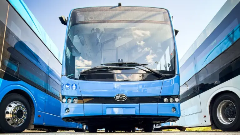 Komoly mérföldkő: megérkeztek az első BYD buszok Budapestre!