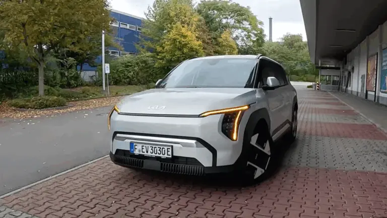 Ennyit fogyaszt a Kia olcsó villanyautója padlógázon!