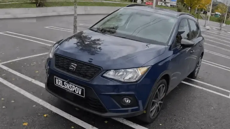 Amikor a tuningolt, 1,0 literes háromhengeres dudálja le az Audit az Autobahnon