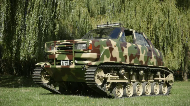 Ilyen Skodát még biztosan nem láttál: íme a lánctalpas, dízel 120L!