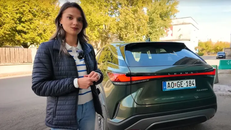 Videó: Ilyen a konnektoros Lexus RX!