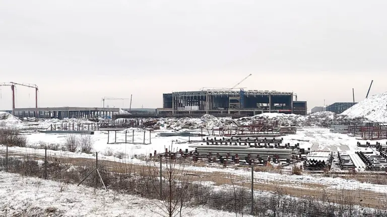 Hogyan áll most a BYD építkezés Szegeden? Mikor indulnak a gyártósorok?