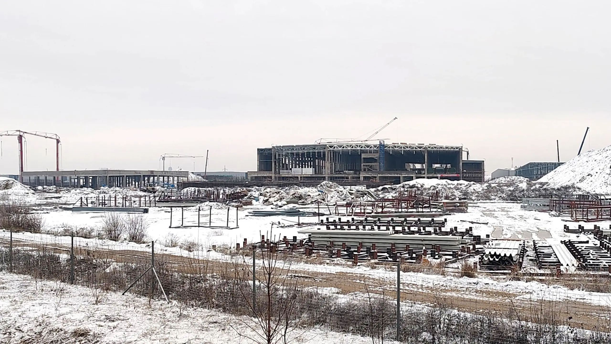 Hogyan áll most a BYD építkezés Szegeden? Mikor indulnak a gyártósorok?