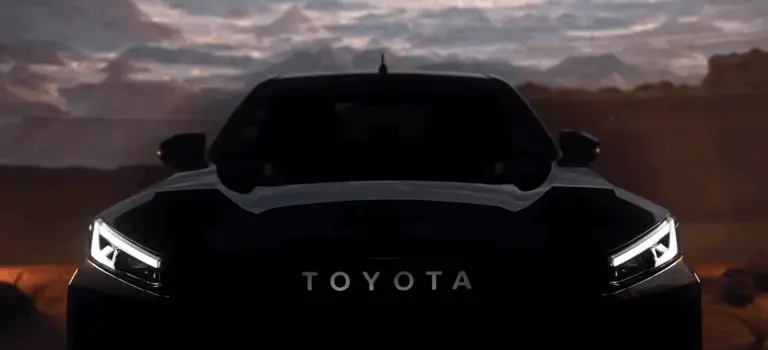 Érkezik a Toyota Hilux új generációja, íme az első fotók!