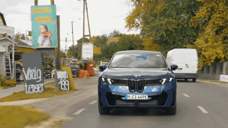 1000 km, töltés nélkül, villannyal: vajon sikerül az új, debreceni BMW-nek?