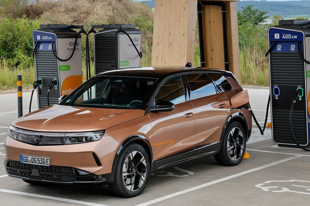 Beárazták az Opel Grandland csúcsváltozatát