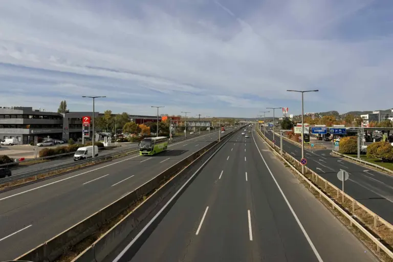 Ennyivel drágulnak az autópályadíjak jövőre!