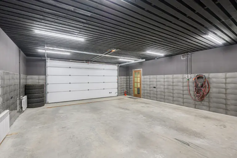 Így alakíts ki tökéletes műhelyvilágítást szereléshez!