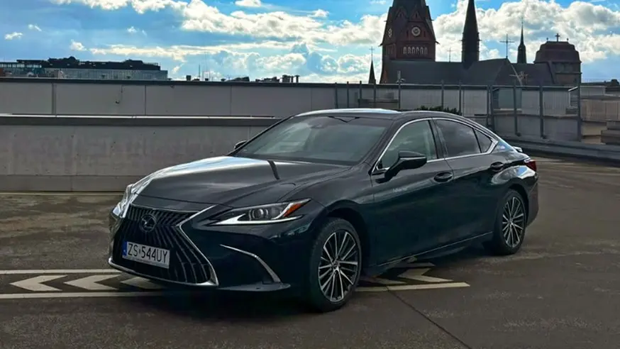5 év alatt 760 ezer kilométert tekertek ebbe a Lexusba: íme a teljes szerviztörténete!