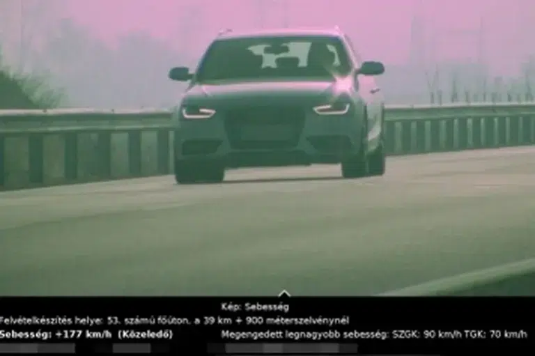 177 km/órával száguldott el a traffipax előtt! Ekkora büntetést kaphatott érte!