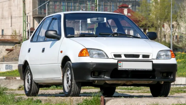 Újra biztonságban az öreg Suzukik: elfogták a sorozatos autófeltörőket!