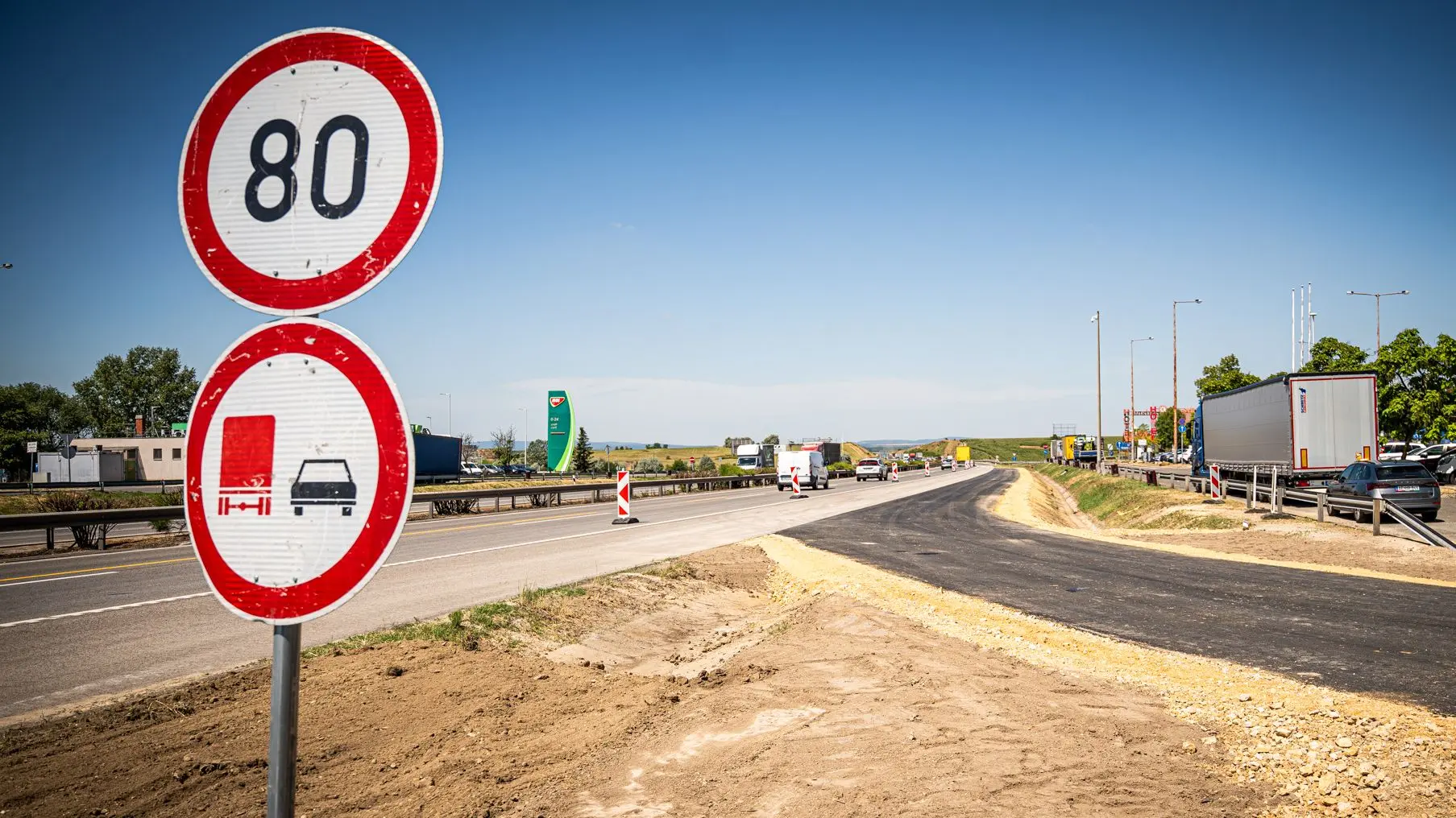 4,5 millió négyzetméternyi gyorsforgalmi utat újítottak fel idén Magyarországon