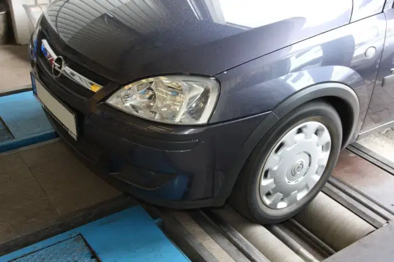 Most akkor lesz, vagy nem lesz évenkénti kötelező műszaki a 10 éves autókra?