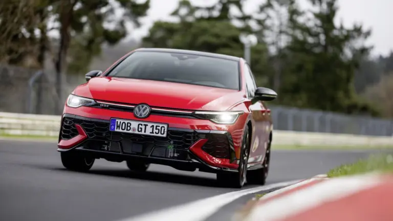 Beárazták itthon is a minden eddiginél erősebb GTI Golfot!