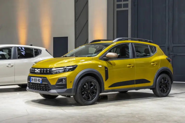 Már Magyarországon is kapható a Dacia frissített crossovere! Ennyit kérnek érte!