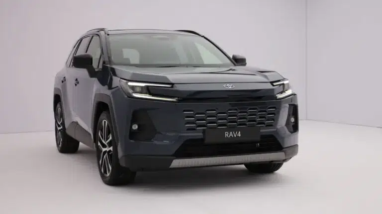Beárazták itthon a vadiúj Toyota RAV4-et! Ennyit kérnek érte!