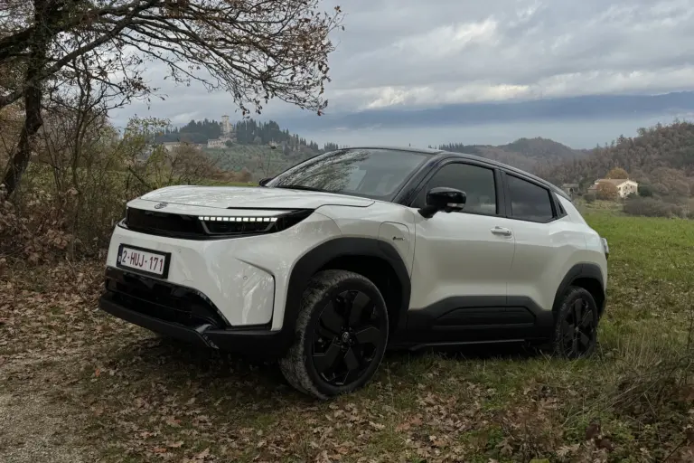 Ezzel bővül a Toyota villanyautó kínálata, kipróbáltuk az Urban Cruisert