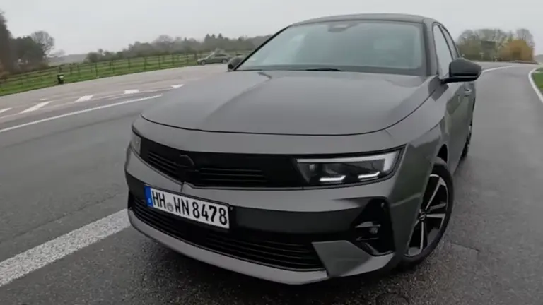 Vajon tudja a 200 km/órát az 1,2 literes, háromhengeres Astra?