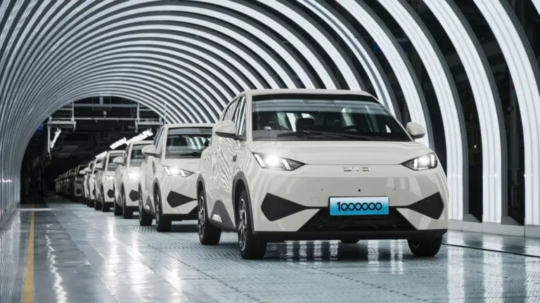 Kína bekeményített: változások jönnek az autóipari árháborúban!