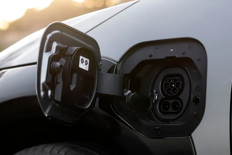 Még idén elérheti a 100 000 darabot az itthon forgalomba helyezett villanyautók száma