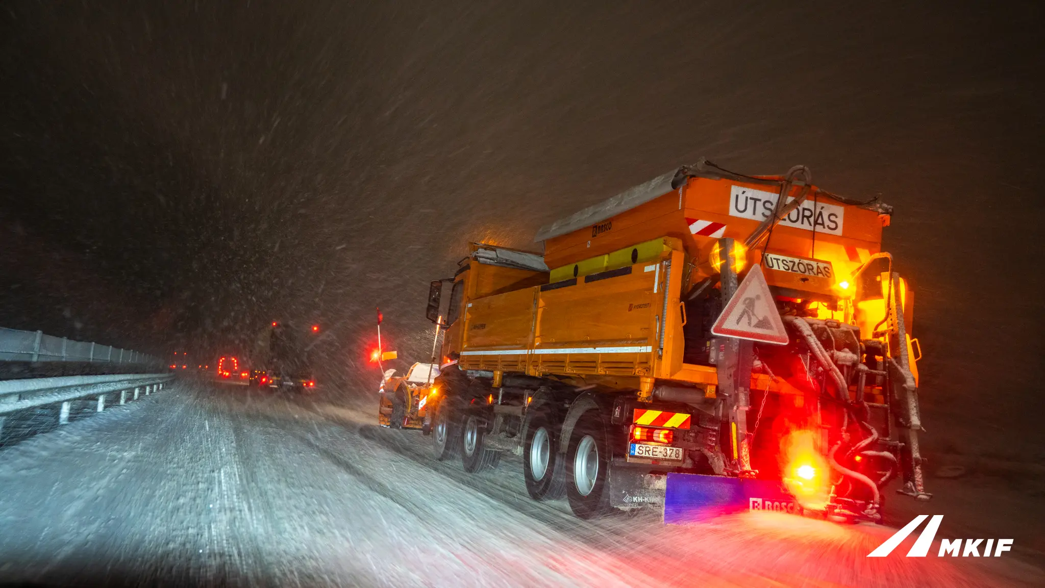 Beszámolt az MKIF: így takarították az utakat éjszaka!