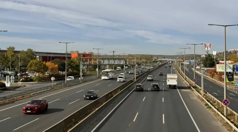 Megérkezett az új KRESZ: 140 km/órára emelhetik az autópályákon a sebességlimitet!