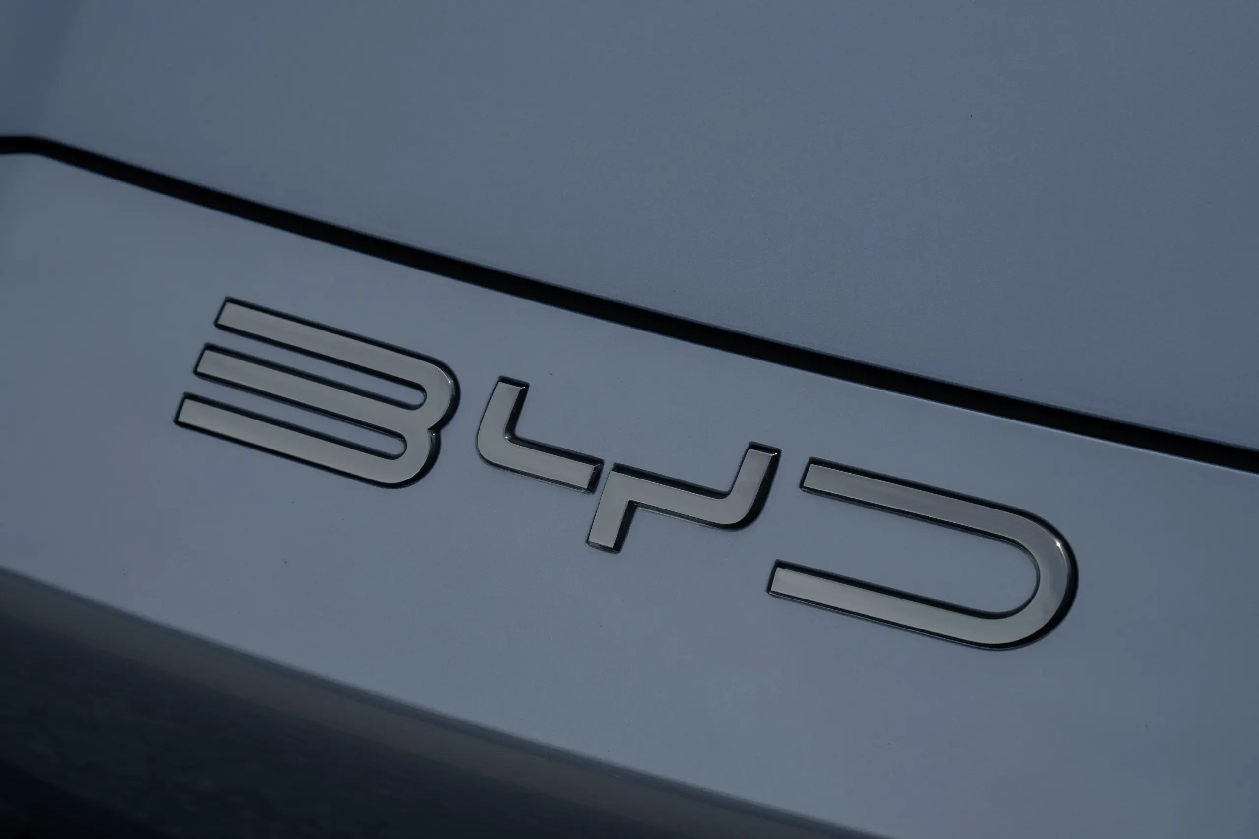 Komoly bejelentést tett a BYD: még hosszabb garanciát vállalnak az aksikra!