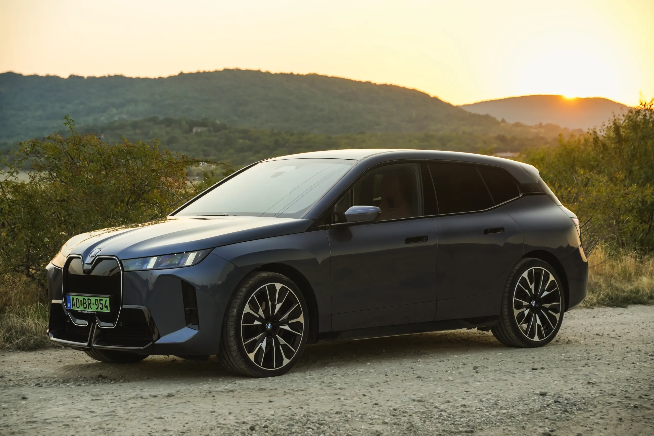 Guruló nappali újrafestve – BMW iX xDrive60 teszt