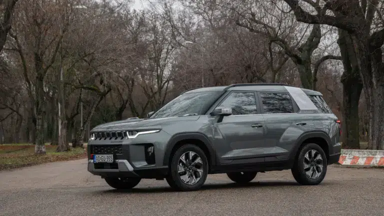 Hibridként az igazi? Teszten a KGM Torres villanyosított változata!