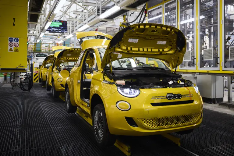 Évtizedek óta nem látott mélységben az olasz autógyártás
