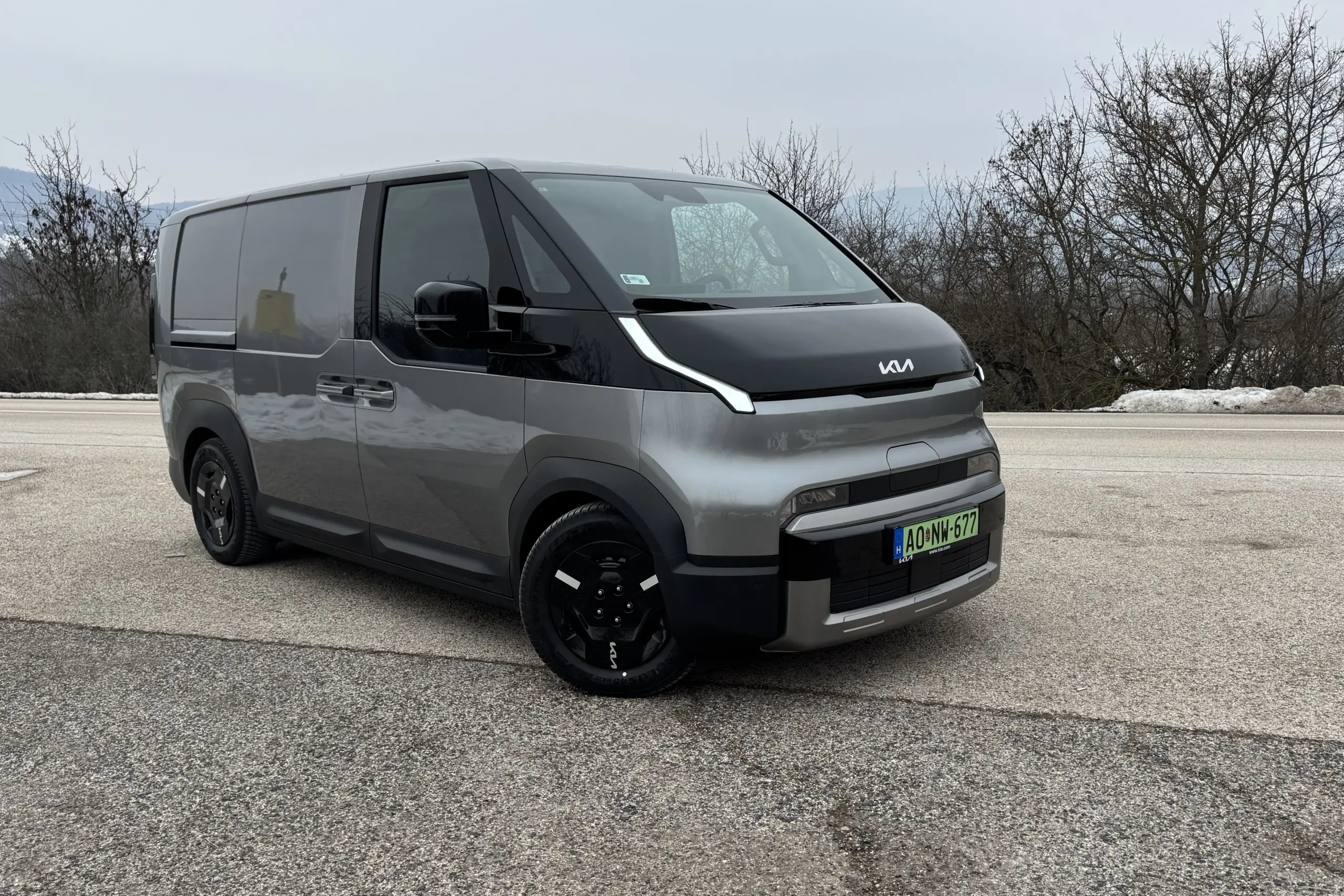 Egy kicsit magyar is a Kia villanyfurgonja, mutatjuk az árakat!