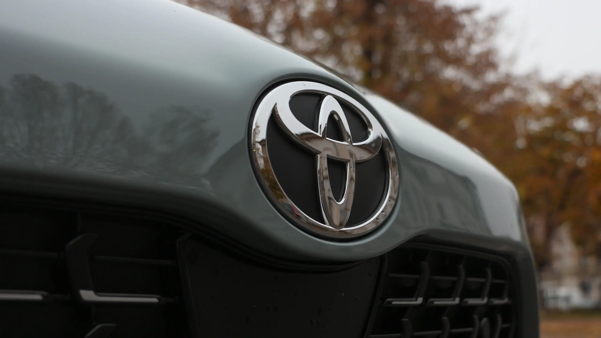 Sosem zárt eddig olyan jó évet a Toyota Európában, mint 2025-ben!