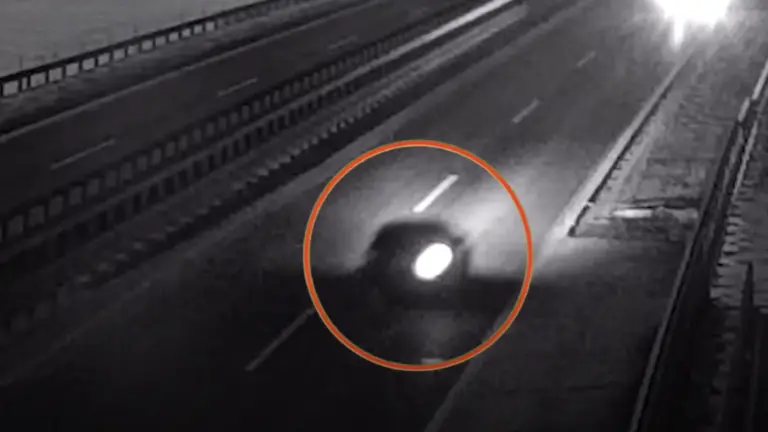 Egyetlen kiégett izzó miatt több millió forintos anyagi kár? Íme a videó!