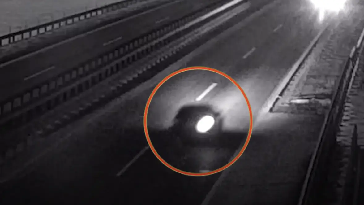 Egyetlen kiégett izzó miatt több millió forintos anyagi kár? Íme a videó!