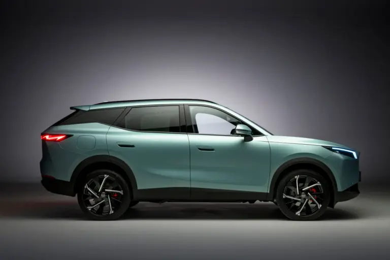 Beárazták itthon az Omoda 7-et, mutatjuk, mennyit kérnek érte!