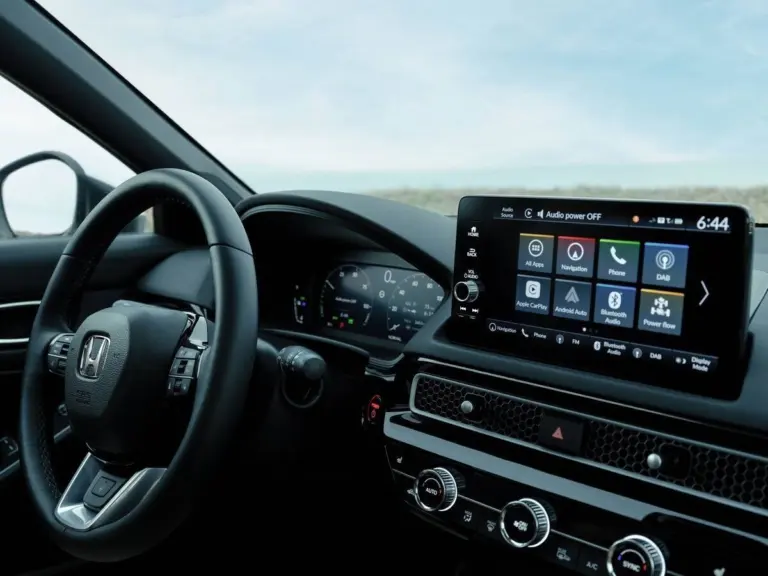 Robog tovább a szabályozásvonat Kínában, most a fizikai gombok kerültek sorra!