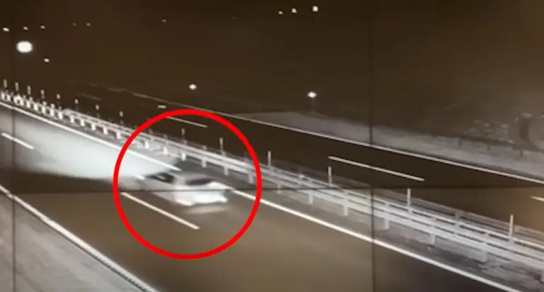 Közel 10 kilométeren át hajtott forgalommal szemben az M4-esen, mutatjuk, mi lett a vége!