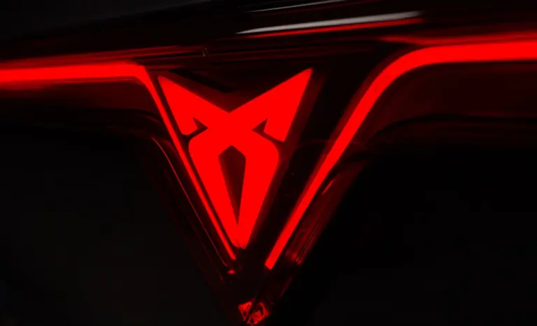 Napokon belül érkezik a megújult Cupra, videón az újdonság!