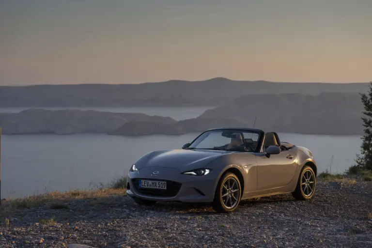 Hibridként térhet vissza a Mazda MX-5?