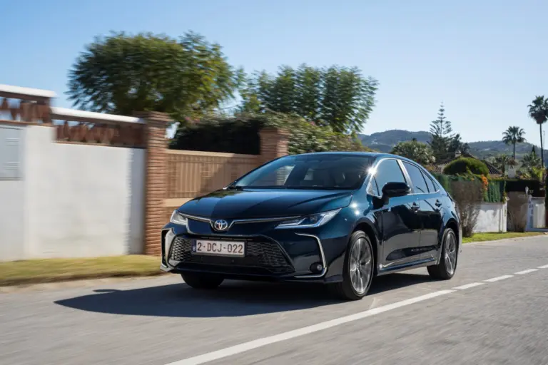 Ezek a Toyoták bizonyítják, van igény a hibrid autókra!