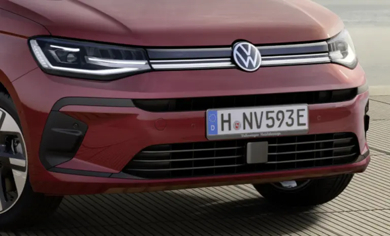 Újabb ráncfelvarrás a Volkswagentől: frissül a Caddy, íme az első fotók az új külsőről!