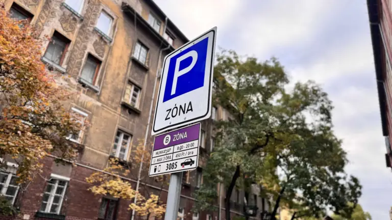 Fontos változás: mától nem éri meg az apróval szórakozni a parkolásnál!