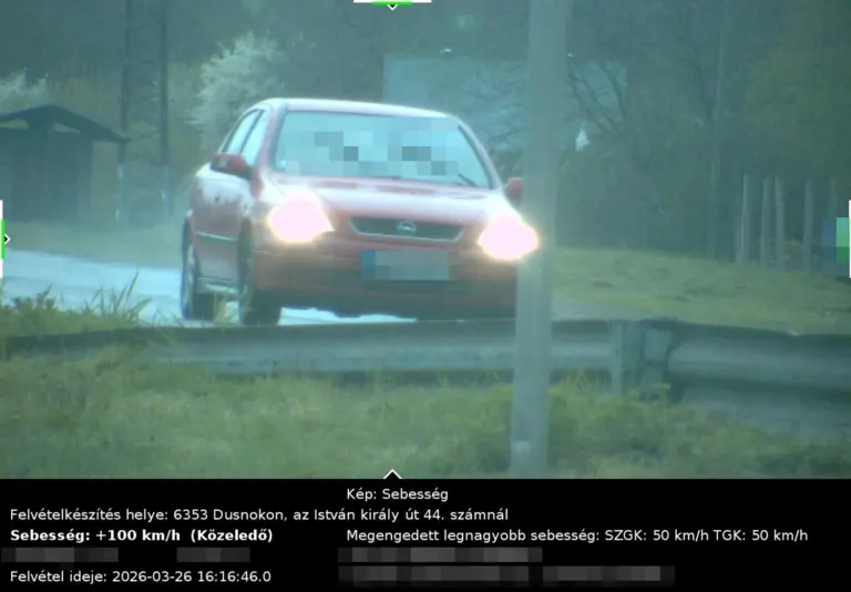 Ráduplázott a legális sebességre, ekkora bírságot kell fizetnie!