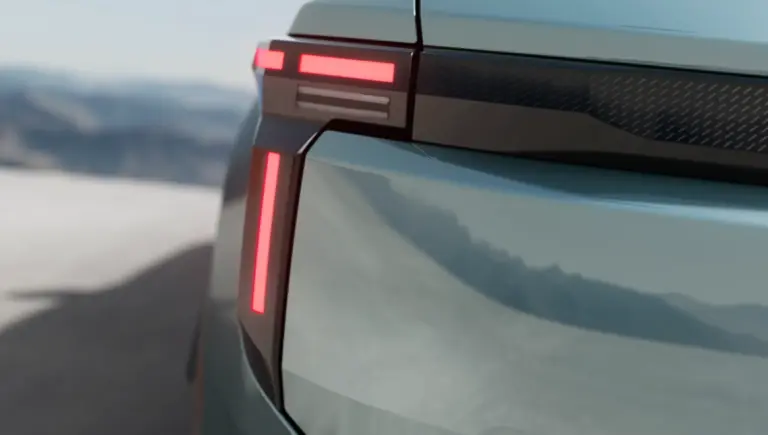 Itt az első videó a Dacia crossoveréről! Elárulták a nevét és a premier dátumát is!