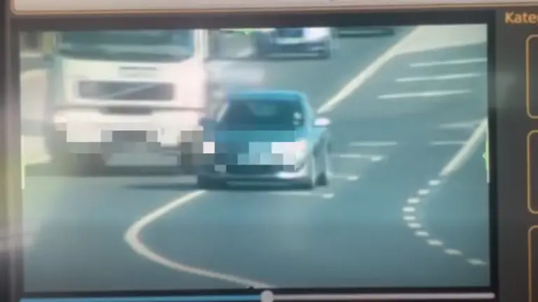 Egy gyorshajtási fotó, ami nem csak a tempó miatt volt drága! Te látod a problémát?