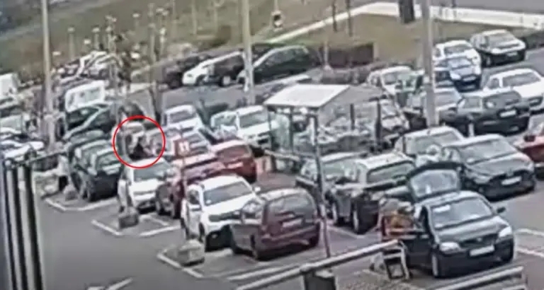 Ezért ne hagyj semmit a kocsiban látható helyen! Fényes nappal is könnyen kifoszthatnak!