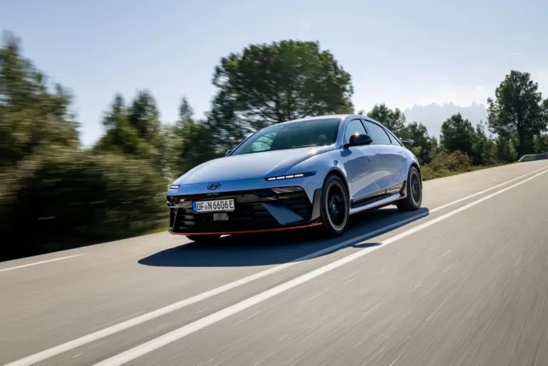 Videó: Ha nem akarod elengedni a motorok hangját! - Hyundai IONIQ 6 N!