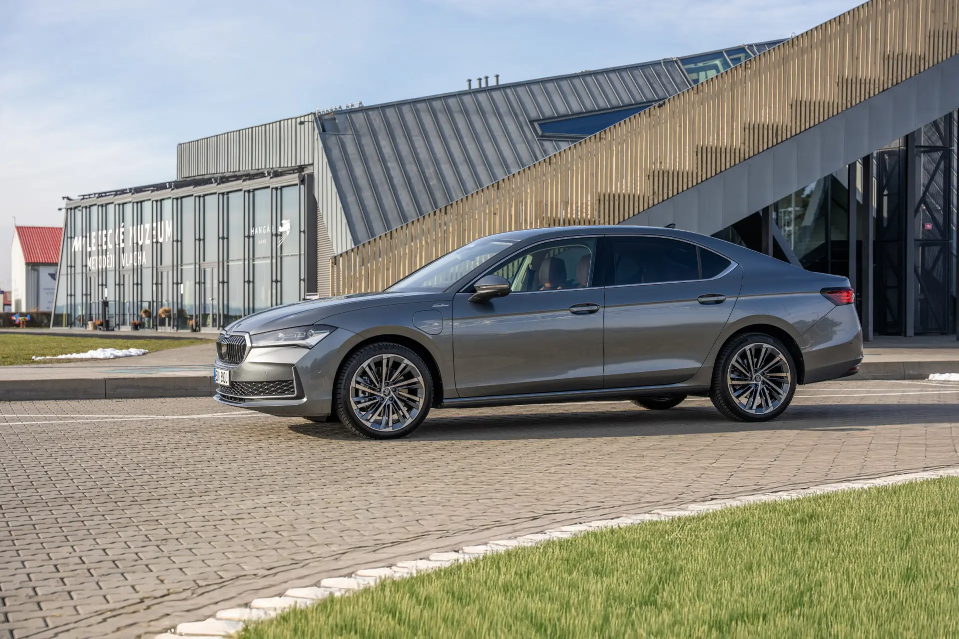 Új hajtásláncot kap a Škoda Superb, ezt érdemes tudni róla!