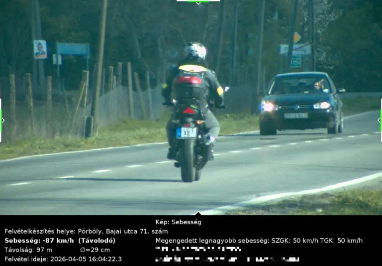 Elindultak motorozni, végül az apát és a fiát is megbüntették!