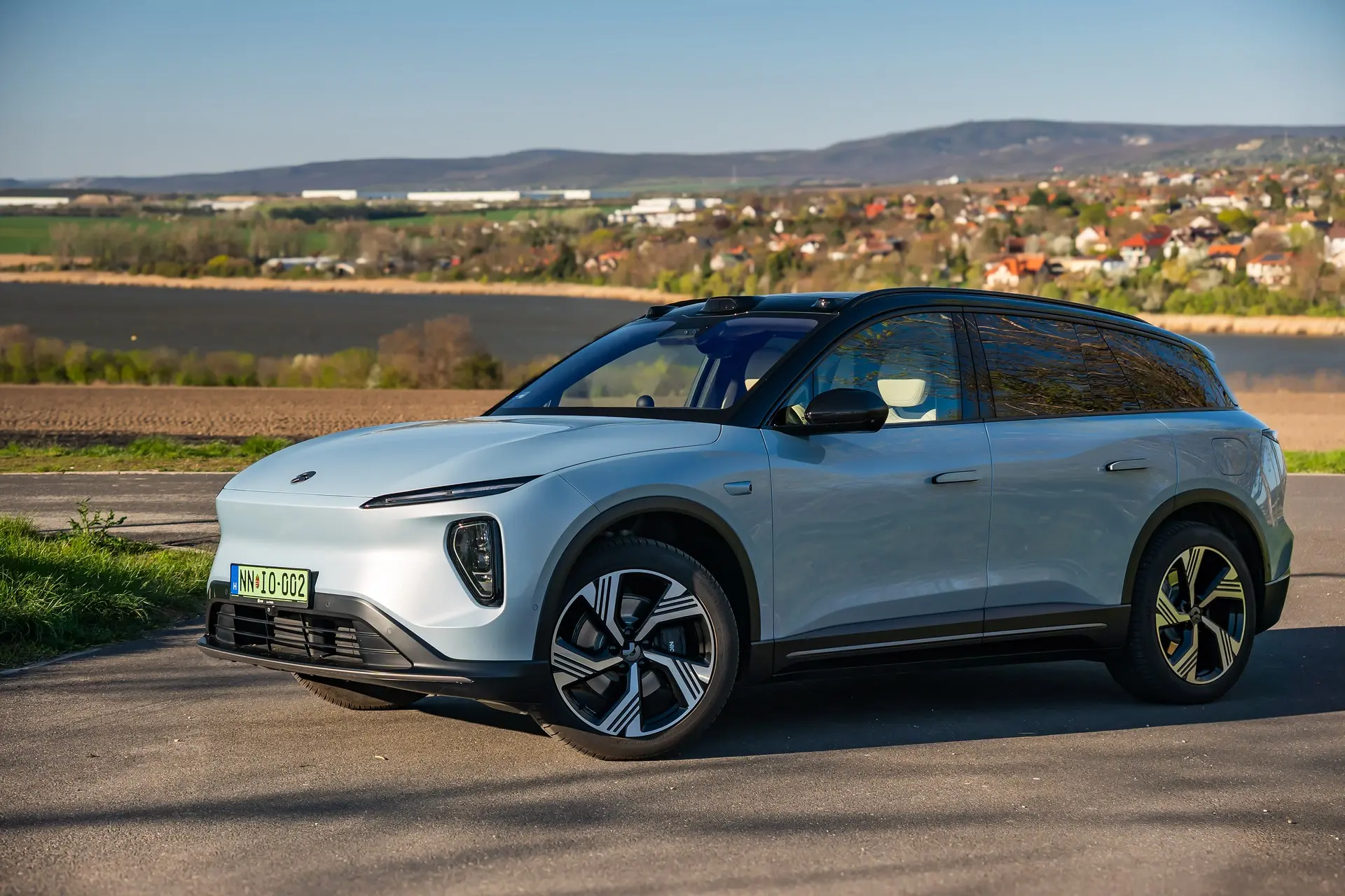 Megéri? Teszten Kína egyik prémium SUV-ja, a NIO EL6!